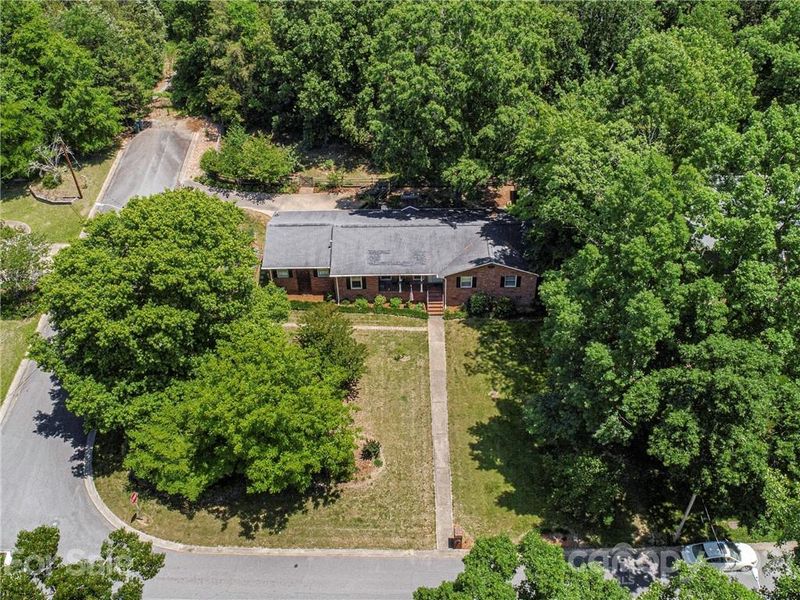 1838 Summerhill Dr, Charlotte, NC 28212