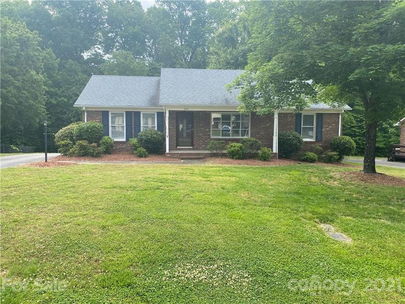 2331 Ellerbe Dr, Kannapolis, NC 28083