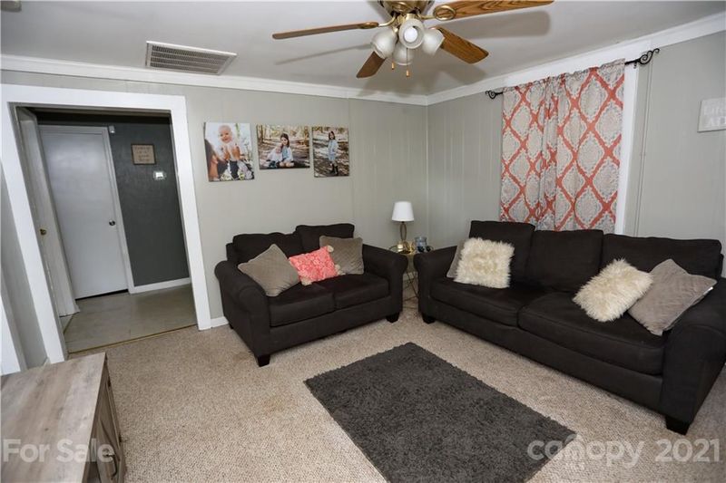 405 E Lee Ave, Bessemer City, NC 28016