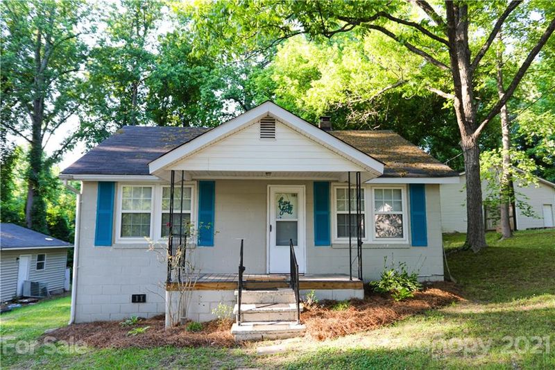 405 E Lee Ave, Bessemer City, NC 28016