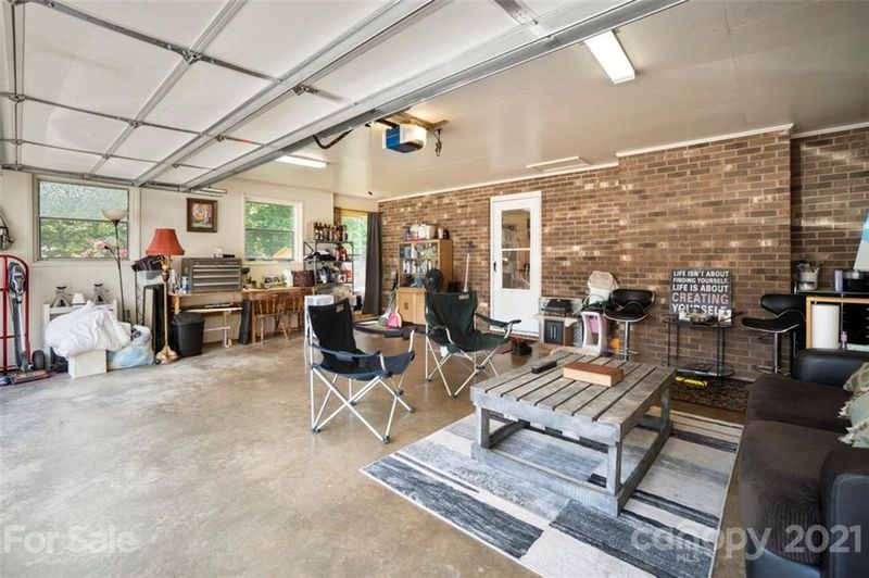 401 Deal Ave, Conover, NC 28613