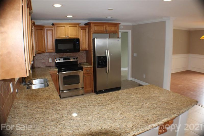 8217 Fairfield Forest Rd, Denver, NC 28037