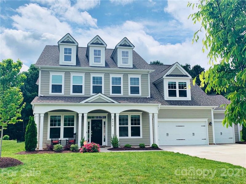 8312 Lake Harmony Dr, Matthews, NC 28105