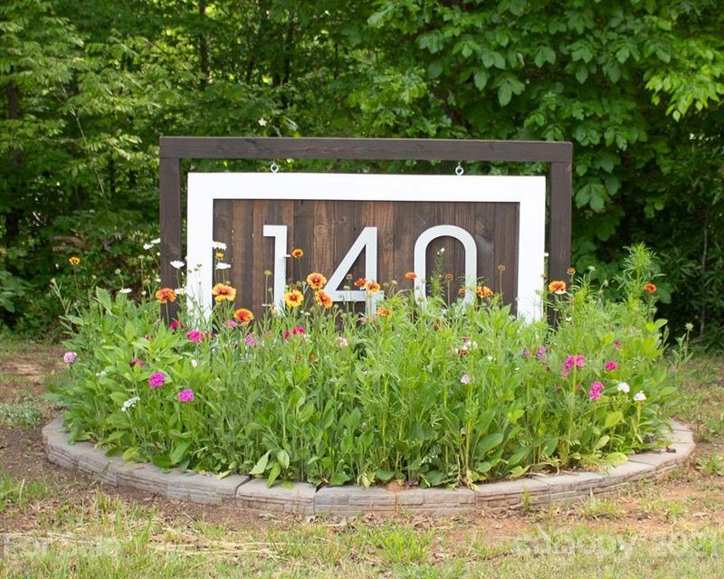 140 Propst Rd, Dallas, NC 28034