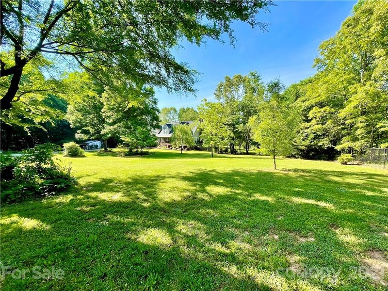 127 Flora Ln, Harmony, NC 28634