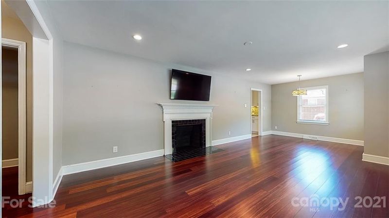 3832 Sheffield Dr, Charlotte, NC 28205