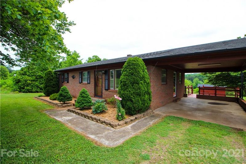 813 Candy Dr, Statesville, NC 28677