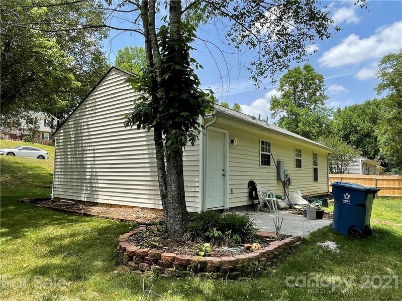 10419 Landon St, Charlotte, NC 28215