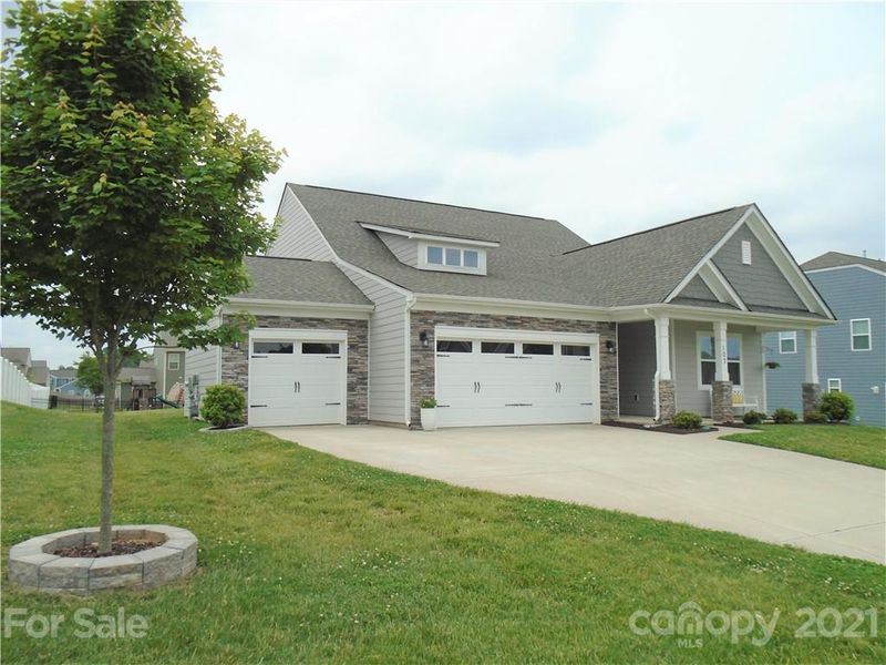107 Caversham Dr, Mooresville, NC 28115