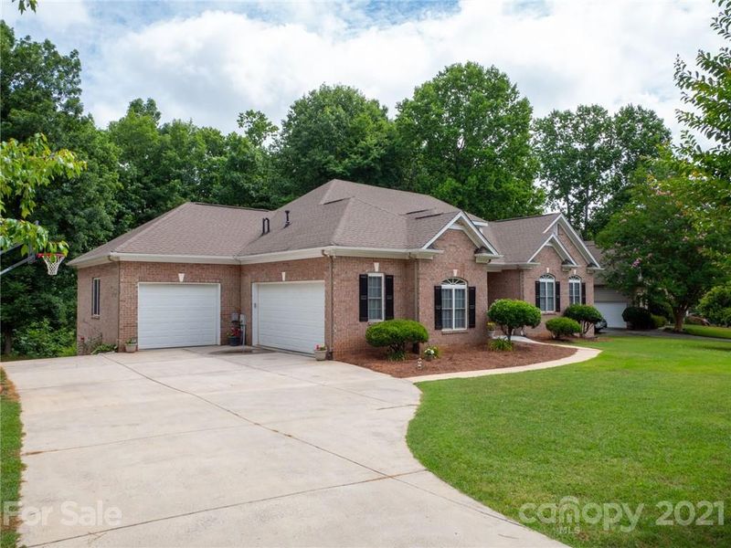5319 Shannamara Dr, Matthews, NC 28104