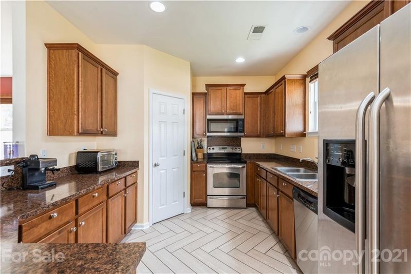 4311 Hubbard Falls Dr, Charlotte, NC 28269