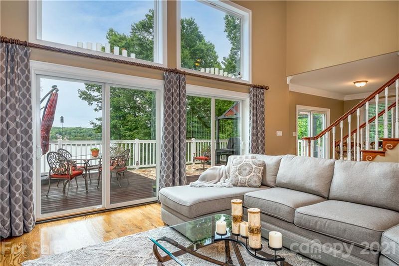 8156 Summit Ridge Dr, Catawba, NC 28609
