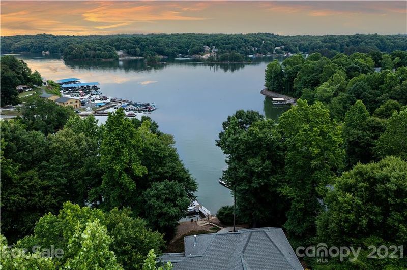 8156 Summit Ridge Dr, Catawba, NC 28609