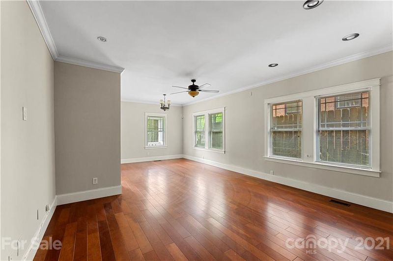 251 W Kingston Ave, Charlotte, NC 28203