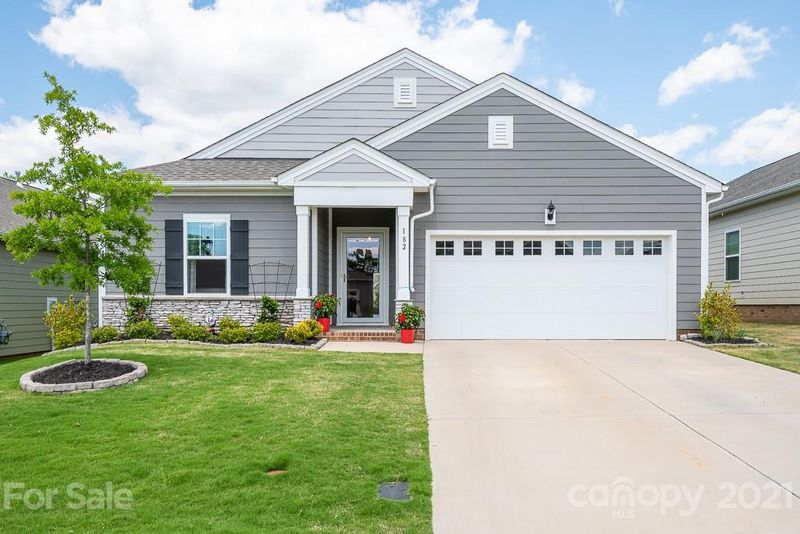 182 Willow Valley Dr, Mooresville, NC 28115
