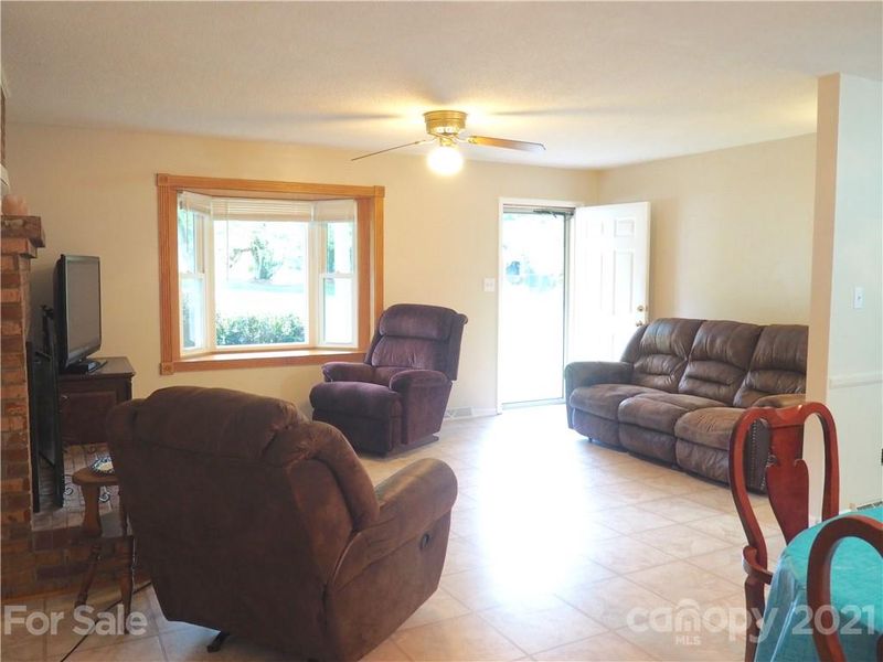 4808 Jamee Dr, Gastonia, NC 28056