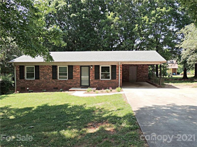 1835 Young Dr, Conover, NC 28613