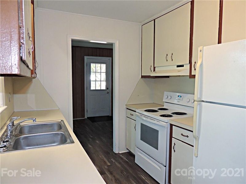1835 Young Dr, Conover, NC 28613