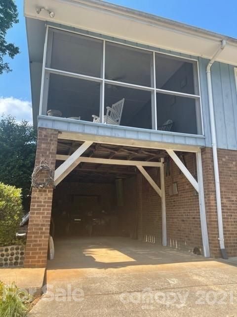 2732 5th Ave, Hickory, NC 28601