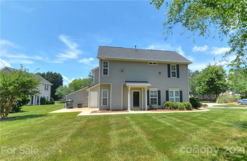 8819 Cinnabay Dr, Charlotte, NC 28216