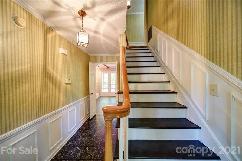 3020 Mount Vernon Dr, Gastonia, NC 28056