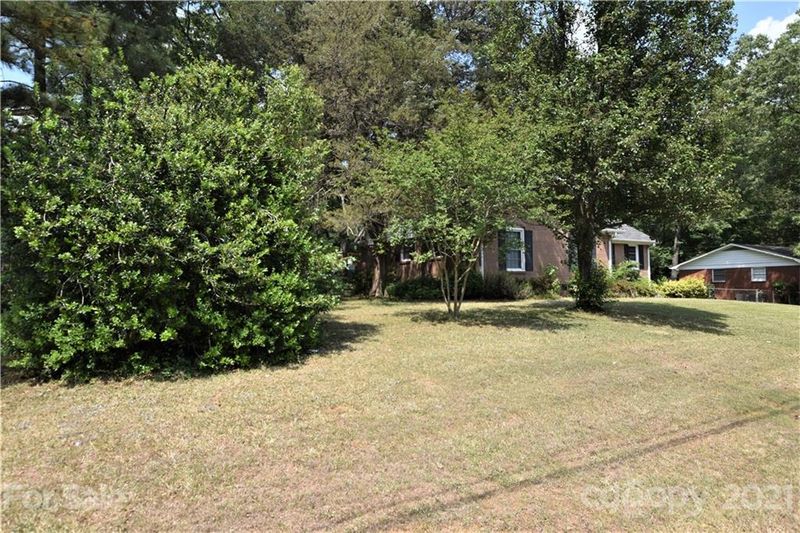 2201 Maplecrest Dr, Charlotte, NC 28212