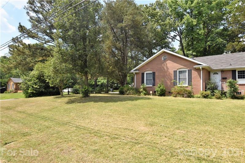 2201 Maplecrest Dr, Charlotte, NC 28212