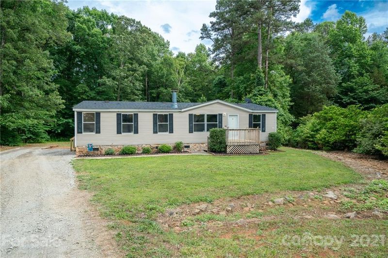5128 Green Leaf Ct, Mount Holly, NC 28120
