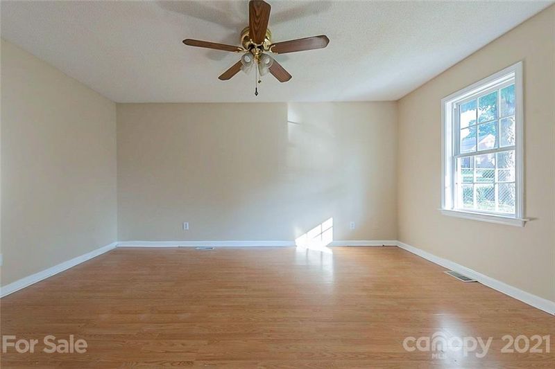 120 White St, Concord, NC 28027