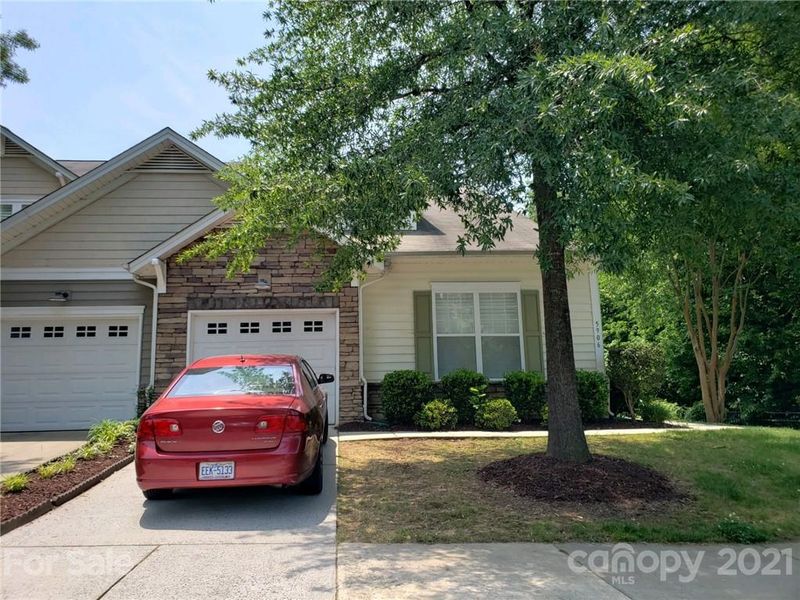 5906 Pale Moss Ln, Charlotte, NC 28269