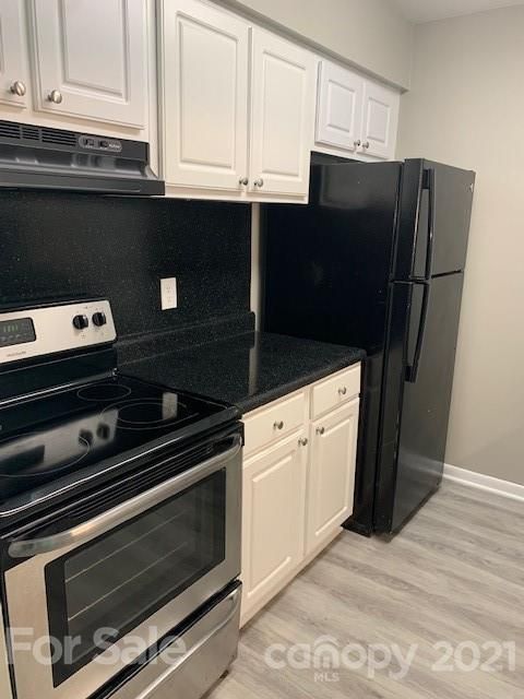 342 Orchard Trace Ln, Charlotte, NC 28213