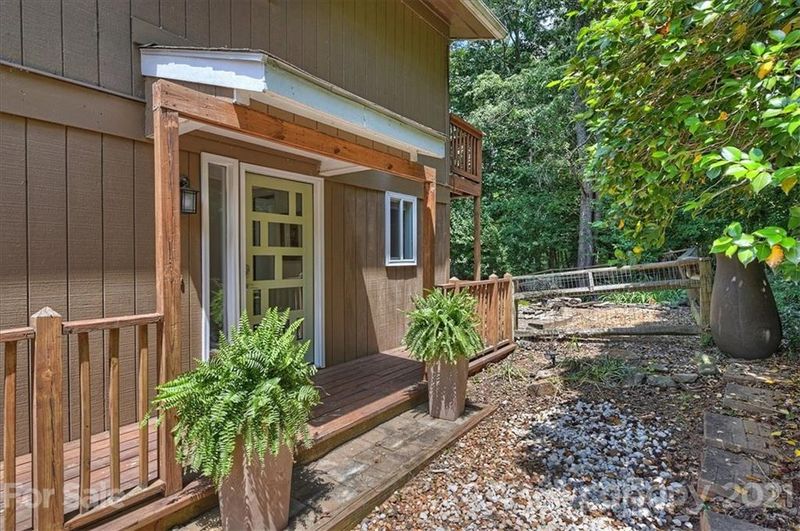 9009 Cebu Ct, Tega Cay, SC 29708