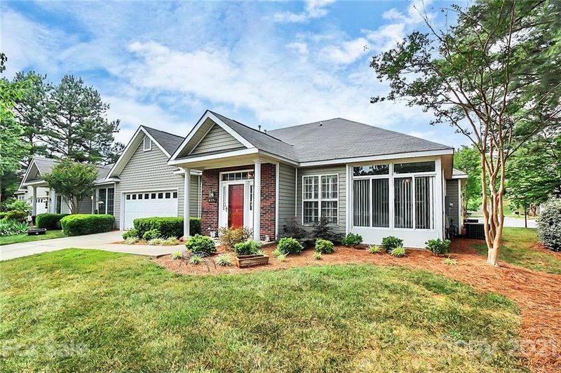 6331 Half Dome Dr, Charlotte, NC 28269