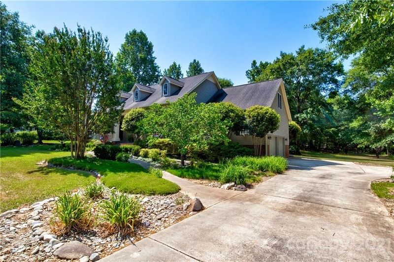 709 Falling Water Dr, York, SC 29745