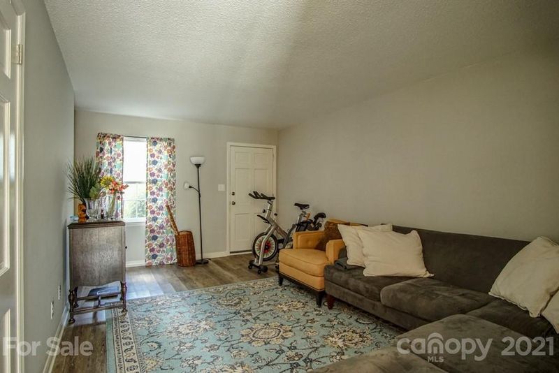 160 17th Street Pl NW #6A, Hickory, NC 28601
