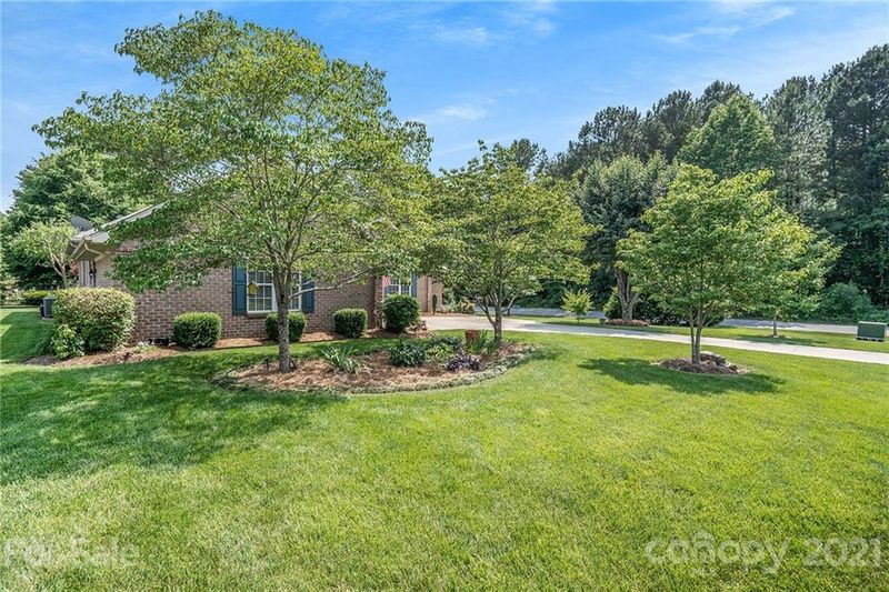 7932 King Arthurs Ct, Denver, NC 28037