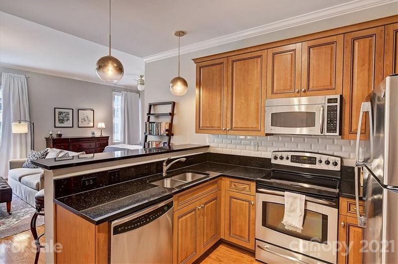 230 S Tryon St #1104, Charlotte, NC 28202