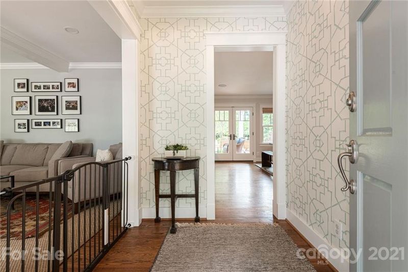 3910 Barclay Downs Dr, Charlotte, NC 28209