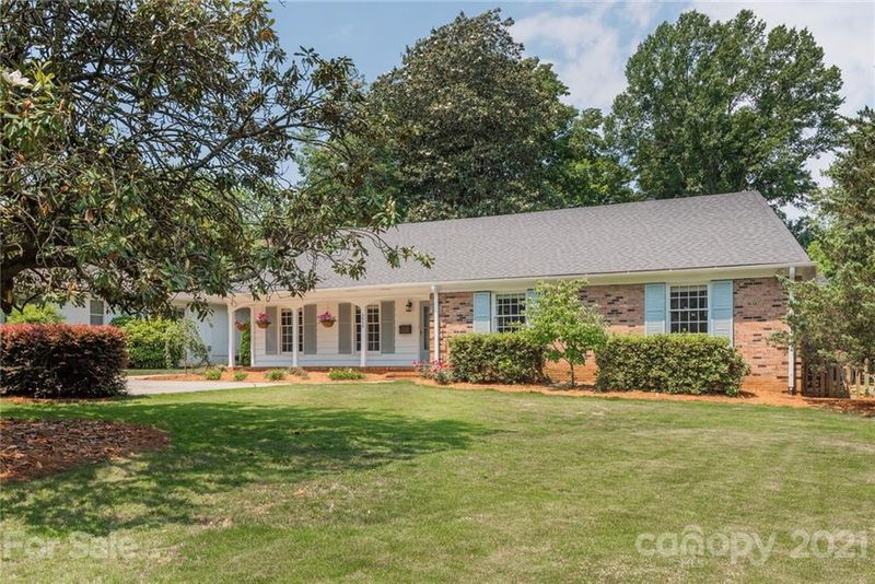 3910 Barclay Downs Dr, Charlotte, NC 28209