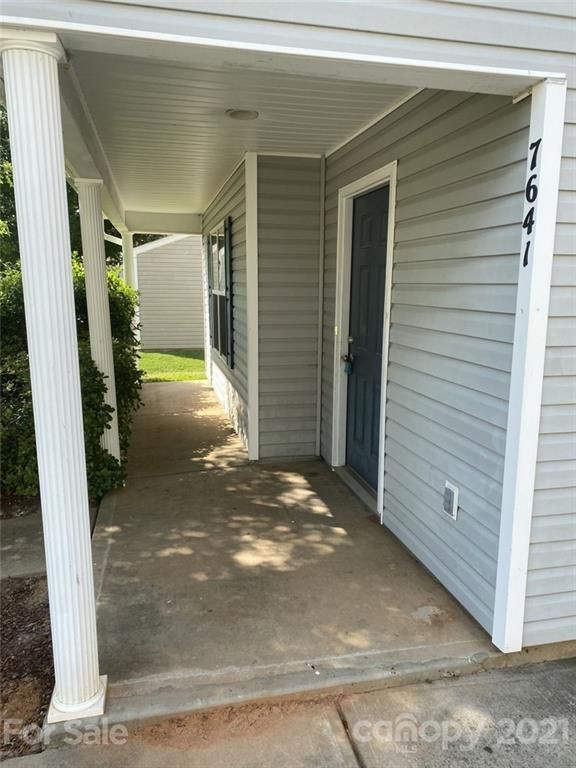 7641 Hidden Creek Dr, Charlotte, NC 28214
