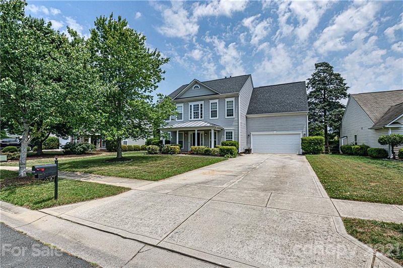 11613 Planters Estates Dr, Charlotte, NC 28278