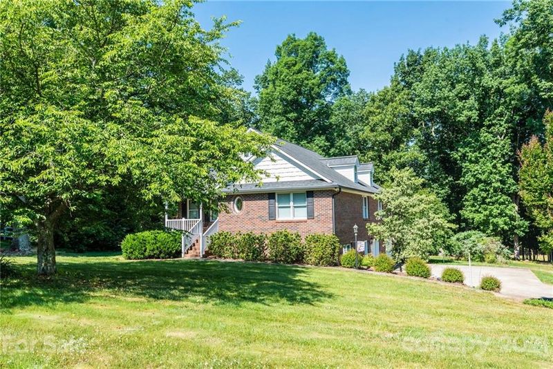 1417 Angela Ct, Lincolnton, NC 28092