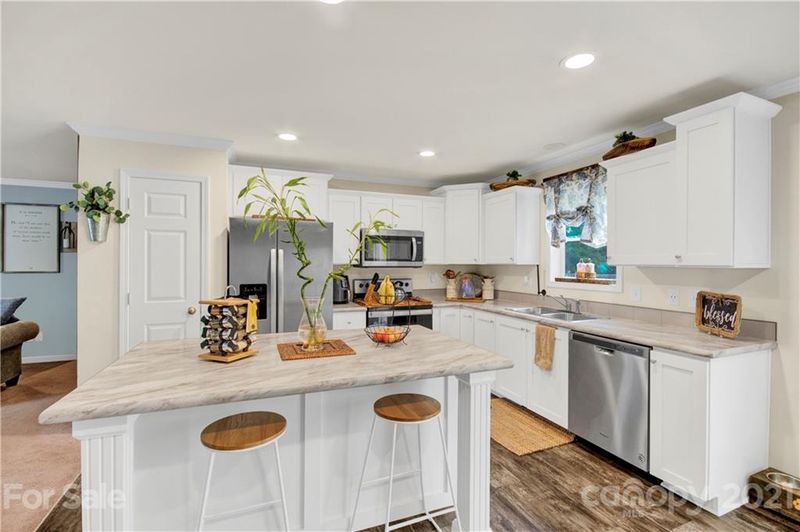 832 Perry Rd, Troutman, NC 28166