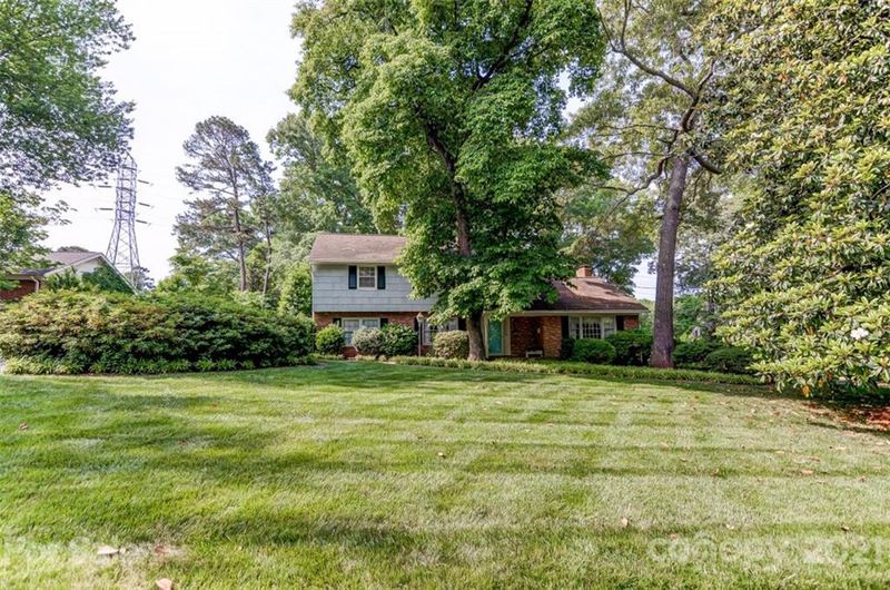 1517 Laurel Ln, Gastonia, NC 28054