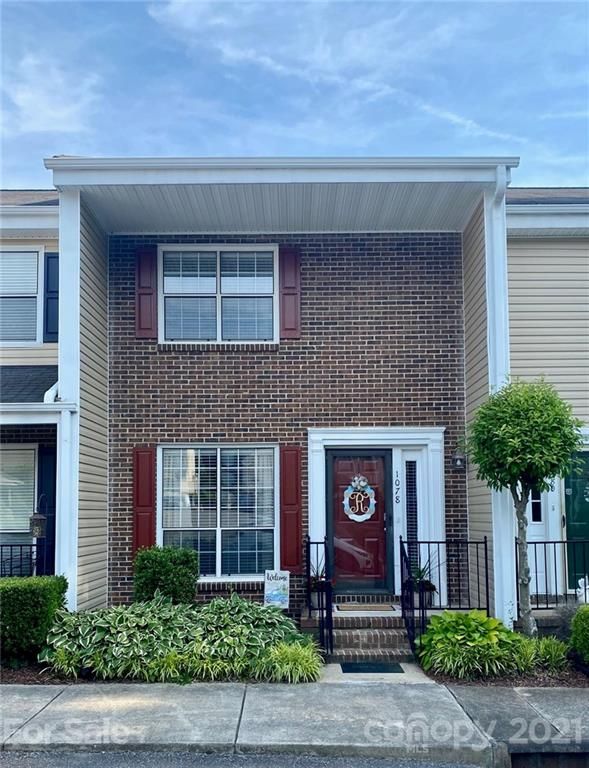 1078 Surry Ln, Gastonia, NC 28054
