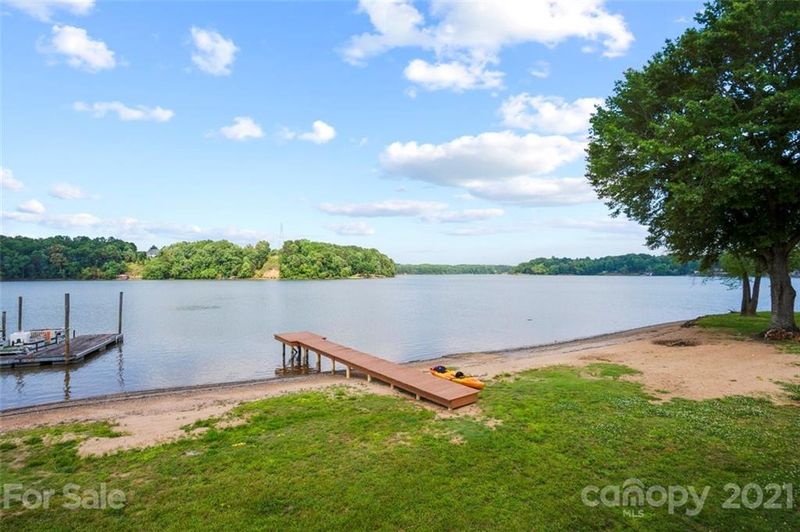 4856 Longfield St, Claremont, NC 28610