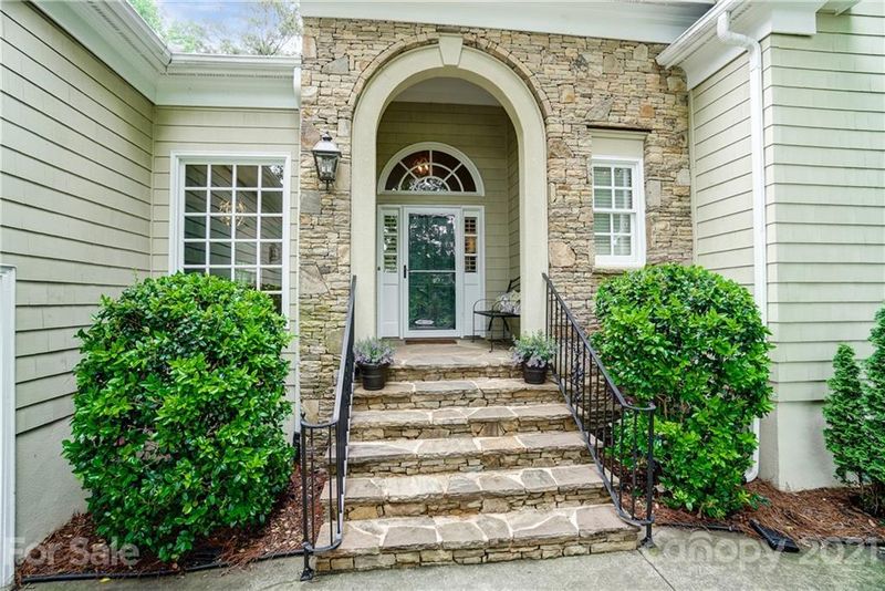 18708 Greyton Ln, Davidson, NC 28036