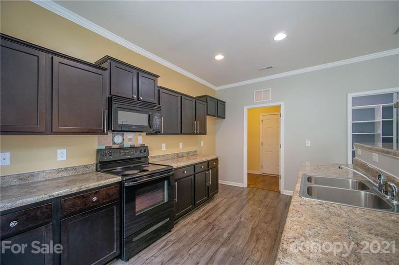 6406 Springbeauty Dr, Charlotte, NC 28227