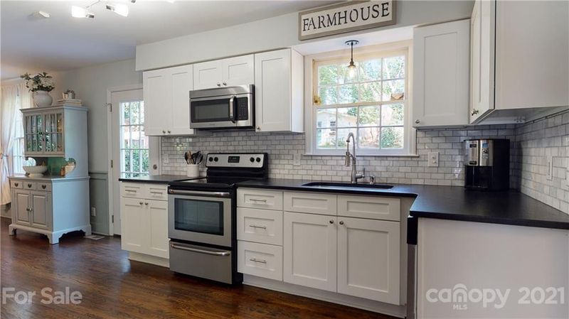 5226 Londonderry Rd, Charlotte, NC 28210