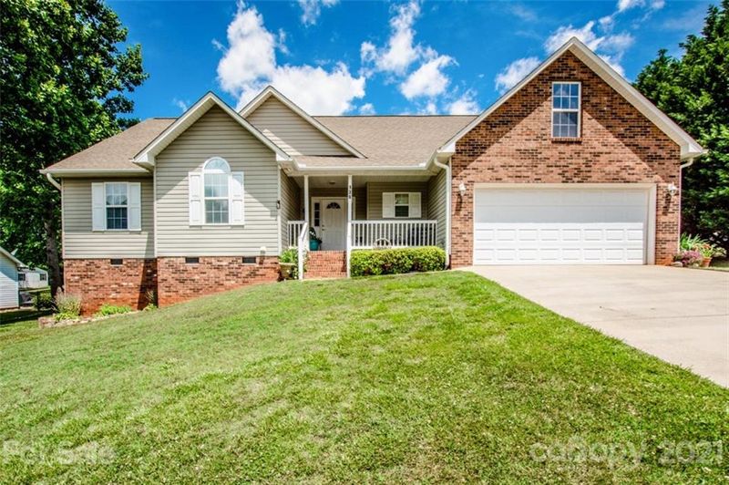 136 Deer Haven Dr, Statesville, NC 28625